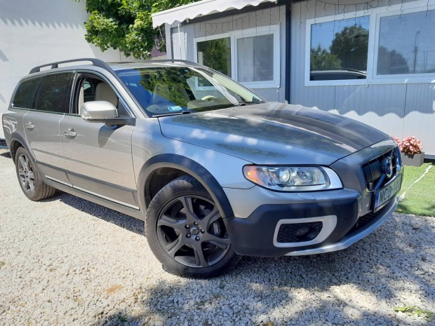 Volvo XC70 2.4 D [D3] AWD Summum Geartronic